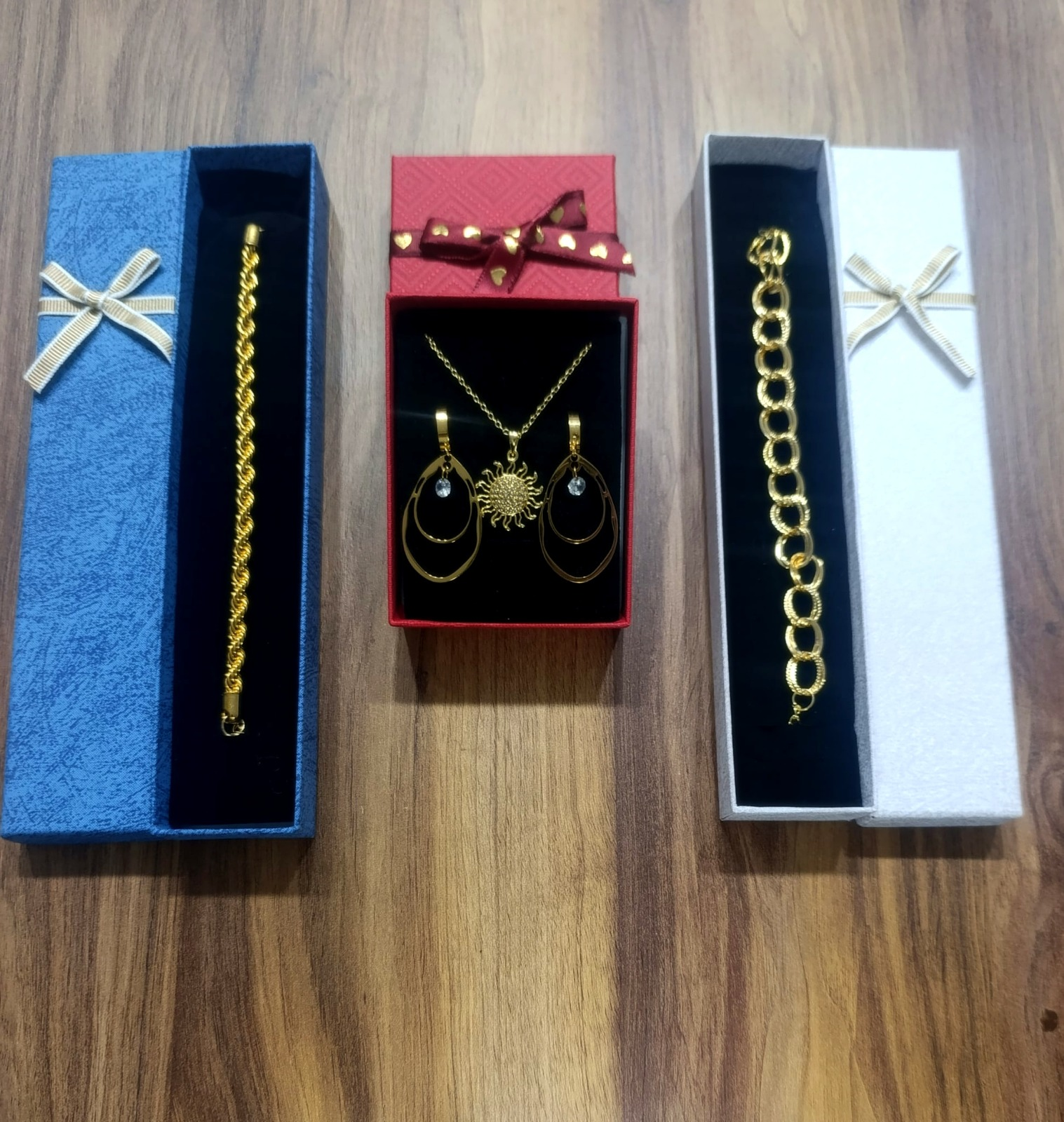 set alana bir seçtiğniz bileklik hediyedirLüks 3lü Takı Seti