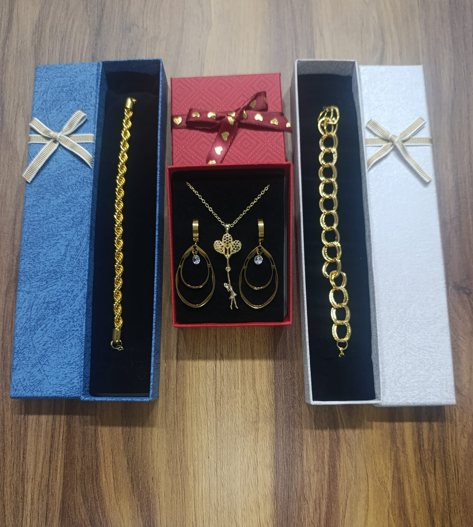 set alana bir seçtiğniz bileklik hediyedirLüks 3’lü Takı Seti –