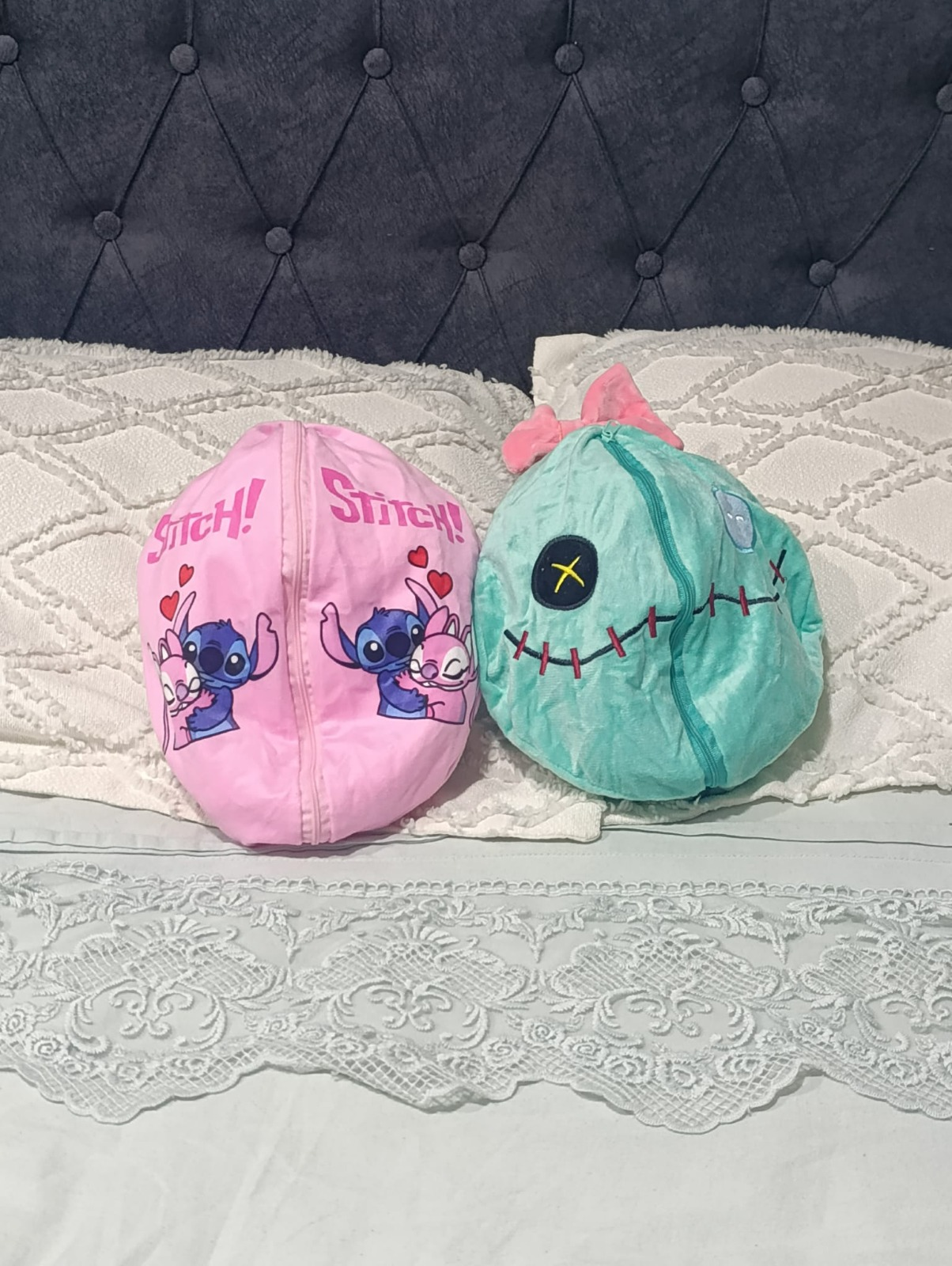 SEVGİLİNİ MUTLU ET Stitch Temalı Peluş Yastık – Fermuarlı Dönüşebilen Sevimli Dekoratif Yastık (2 Model)